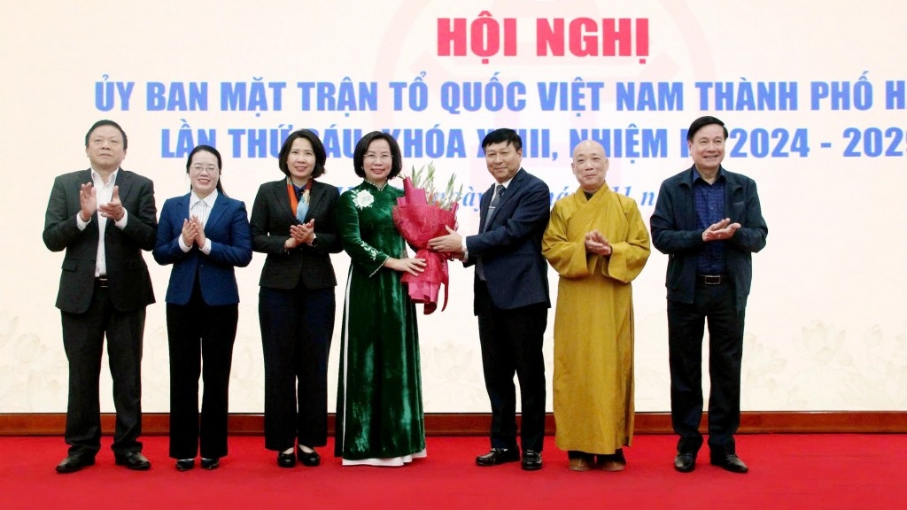 Bà Bùi Huyền Mai giữ chức Chủ tịch Ủy ban MTTQ Việt Nam TP Hà Nội