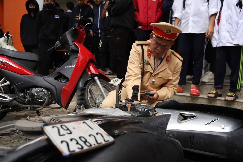 Tổng kiểm tra bãi giữ xe trong, ngoài trường học: Hàng chục nghìn học sinh vi phạm