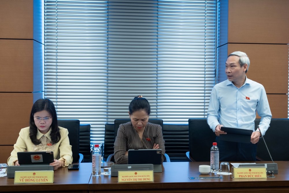 Áp chung biểu thuế cho cả công nhân và tỷ phú là không công bằng