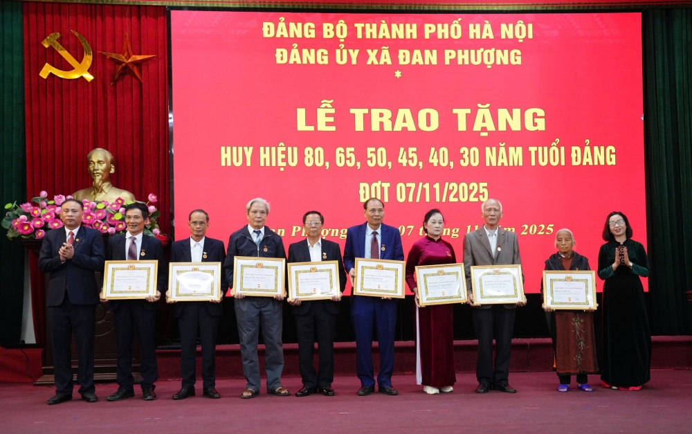 Đảng bộ xã Đan Phượng tự hào tri ân các đảng viên lão thành