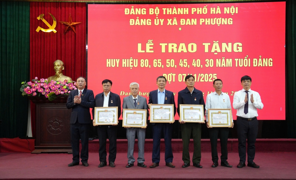 Đảng bộ xã Đan Phượng tự hào tri ân các đảng viên lão thành