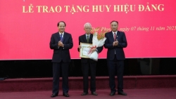 dang bo xa dan phuong tu hao tri an cac dang vien lao thanh