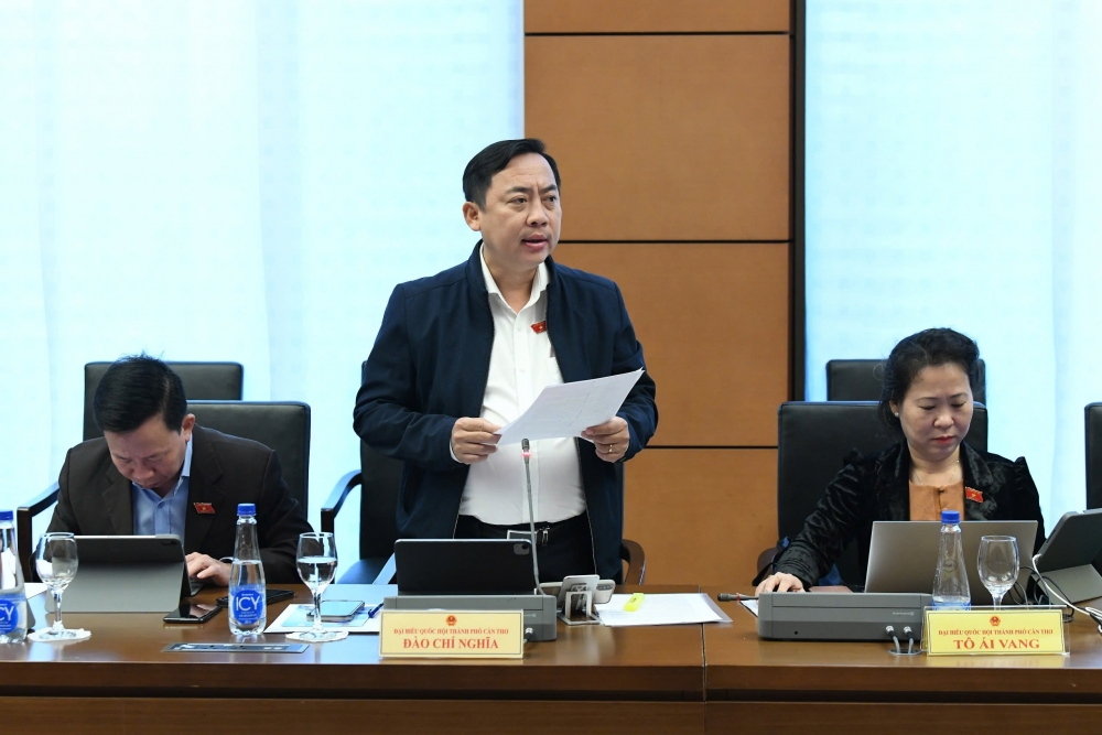 Phân cấp mạnh cho địa phương nhưng không “thả nổi” cấp phép khai thác khoáng sản