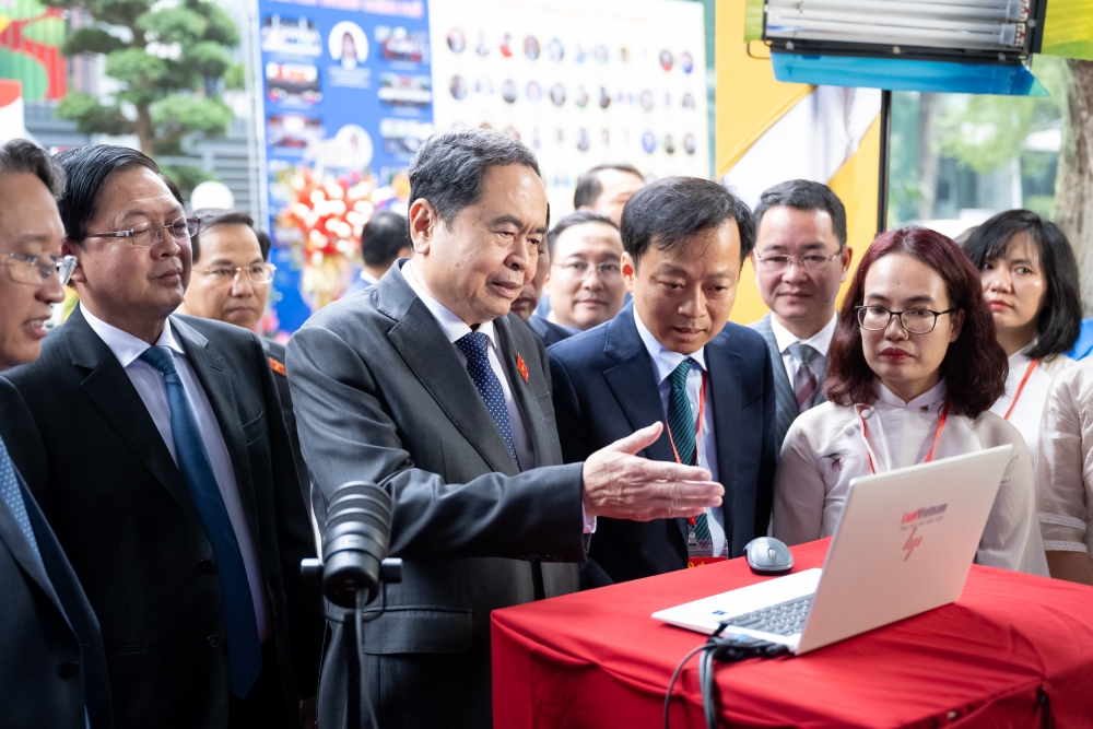 Chủ tịch Quốc hội: Pháp luật là công cụ tối quan trọng bảo đảm quyền con người Chủ tịch Quốc hội: Pháp luật là công cụ tối quan trọng bảo đảm quyền con người