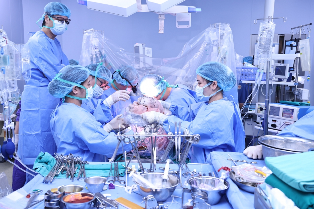 Đột phá y khoa: Chia gan từ người chết não để ghép cứu sống 2 ca bệnh hiểm nghèo