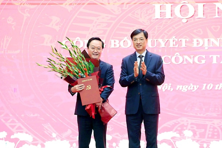 Bí thư Tỉnh ủy Nghệ An được giới thiệu để bầu làm Chủ tịch UBND TP Hà Nội