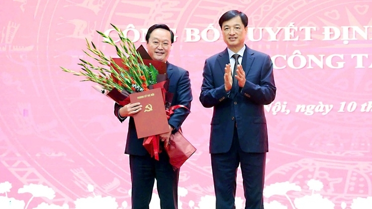 Bí thư Tỉnh ủy Nghệ An được giới thiệu để bầu làm Chủ tịch UBND TP Hà Nội