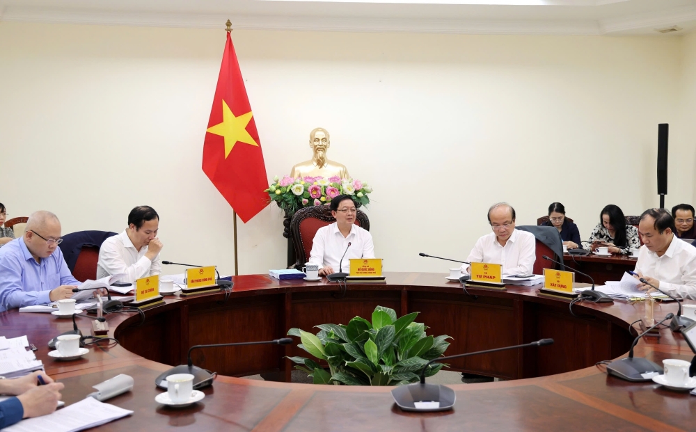 Phó Thủ tướng Hồ Quốc Dũng yêu cầu không để điểm nghẽn thể chế kéo dài sang năm 2026