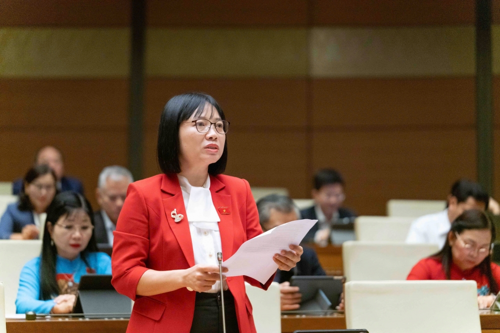 Đại biểu Quốc hội lo tình trạng “chân trong, chân ngoài” khi mở rộng quyền cho viên chức