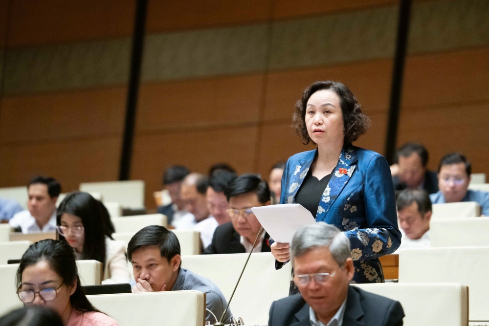 Đại biểu Quốc hội lo tình trạng “chân trong, chân ngoài” khi mở rộng quyền cho viên chức