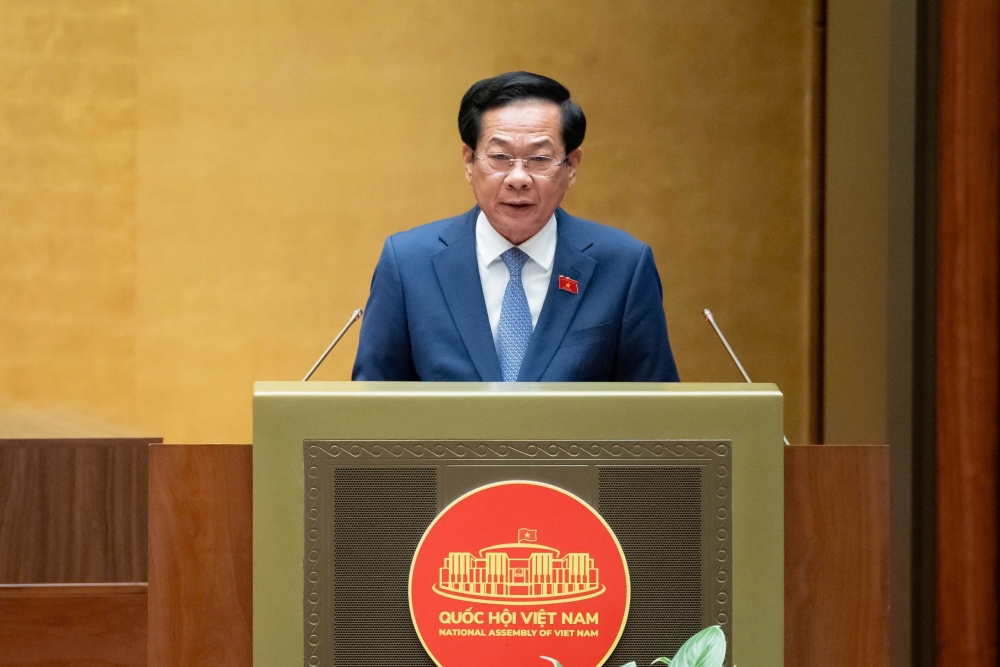 Bộ trưởng Bộ Nội vụ giải trình quy định viên chức được “chân trong, chân ngoài” Bộ trưởng Bộ Nội vụ giải trình quy định viên chức được “chân trong, chân ngoài”