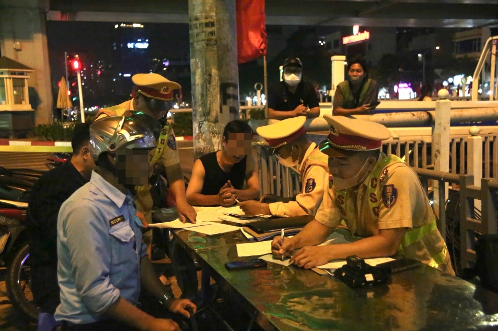 Hà Nội tổng kiểm tra nồng độ cồn trên diện rộng