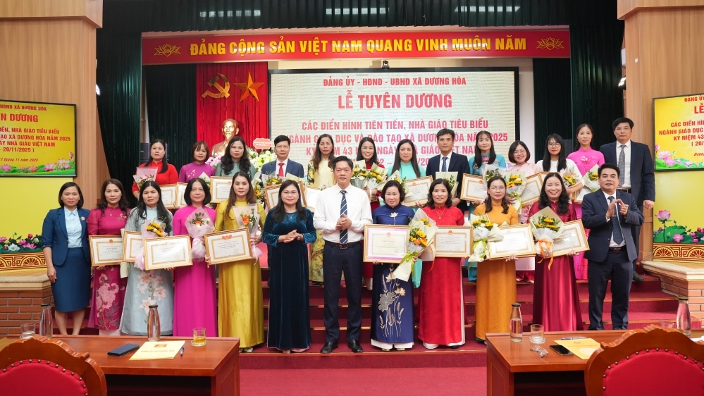 Xã Dương Hòa tri ân, tôn vinh các nhà giáo tiêu biểu