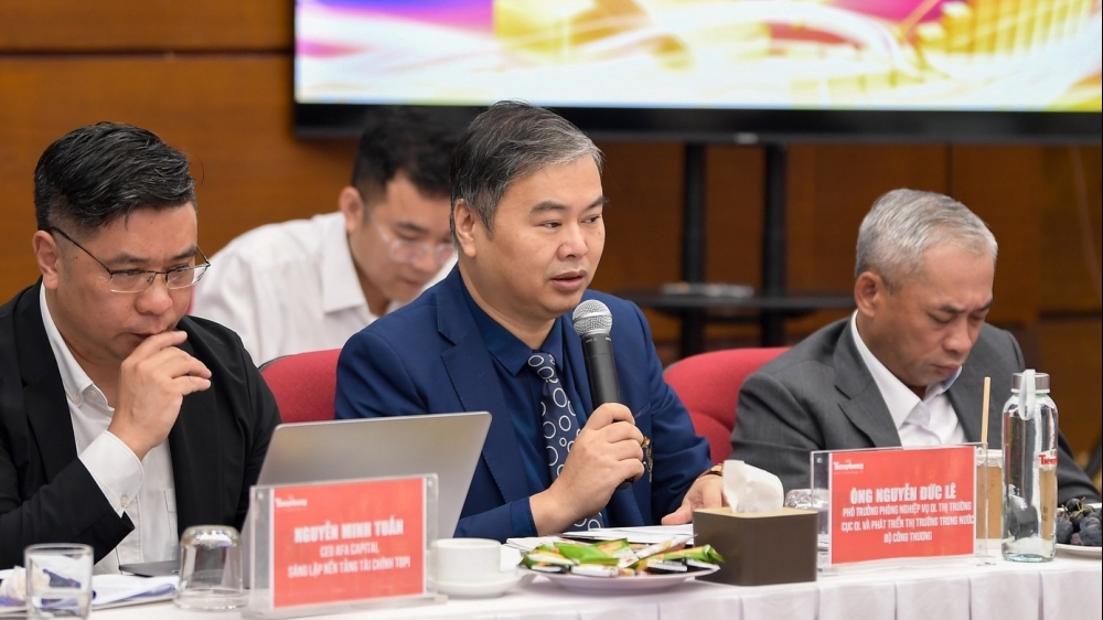 Nguyên nhân sốt giá vàng