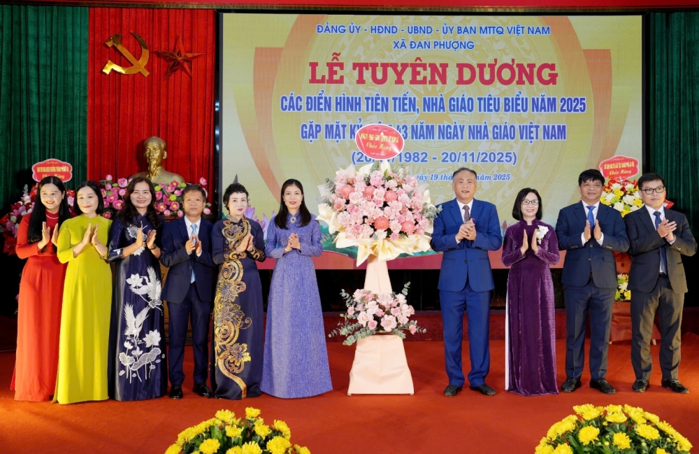 Xã Đan Phượng tri ân những người miệt mài Xã Đan Phượng tri ân những người miệt mài