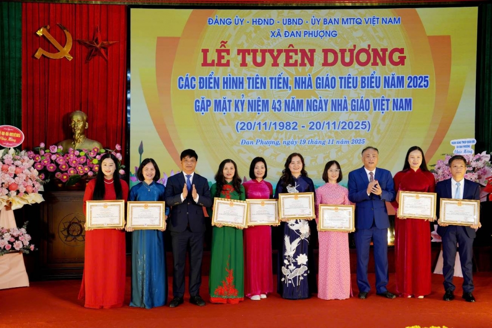 Xã Đan Phượng tri ân những người miệt mài Xã Đan Phượng tri ân những người miệt mài