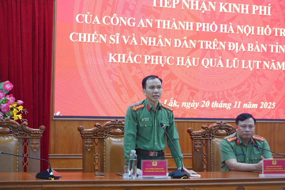 Công an Hà Nội thăm hỏi, hỗ trợ Đắk Lắk khắc phục hậu quả mưa lũ Công an Hà Nội thăm hỏi, hỗ trợ Đắk Lắk khắc phục hậu quả mưa lũ