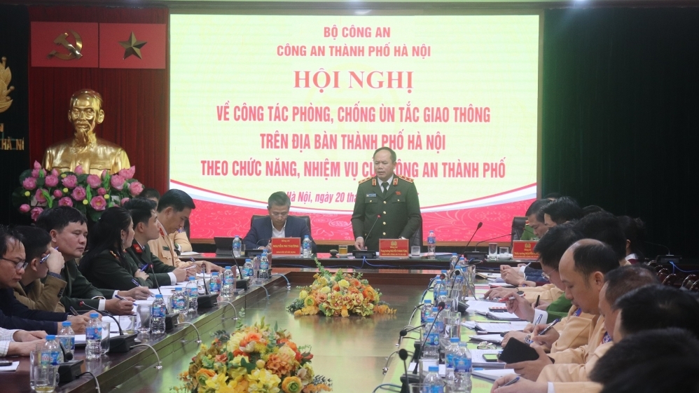 Công an Hà Nội bàn cách phòng chống ùn tắc giao thông