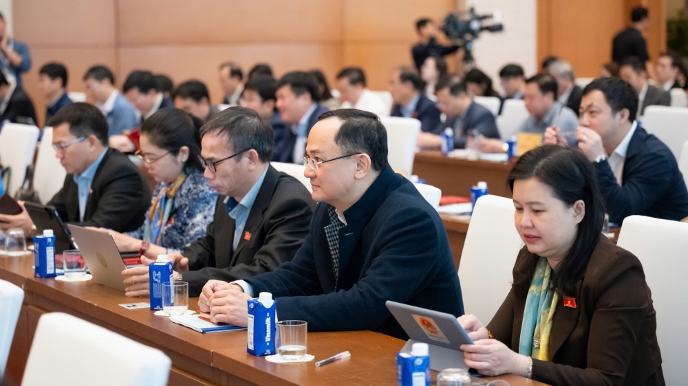 Ưu tiên hoàn thiện pháp luật về đất đai, tài chính, kinh tế số, năng lượng