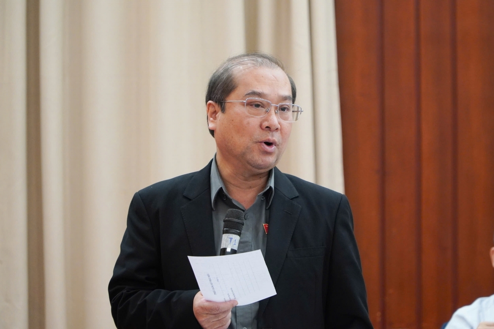 Nhiều người bệnh sống mà như chết, dồn toàn bộ tiền bạc vào điều trị