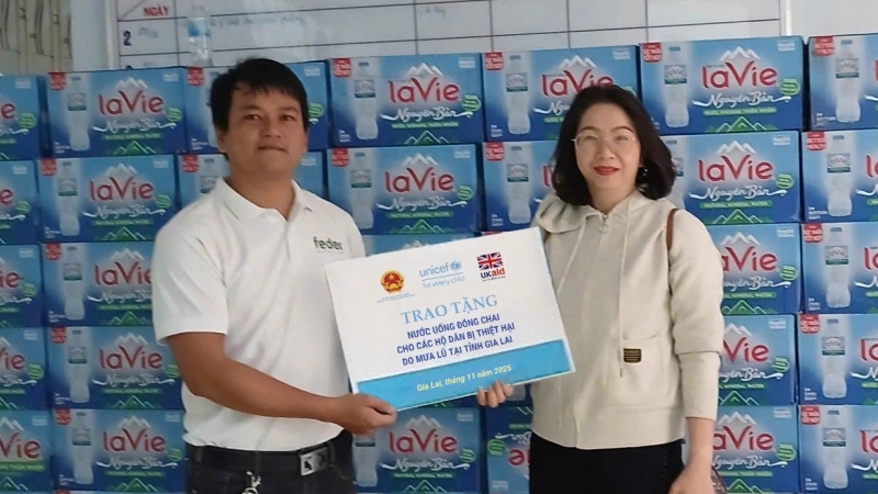 Huy động, điều phối hàng cứu trợ quốc tế đến với bà con vùng lũ miền Trung