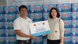 huy dong dieu phoi hang cuu tro quoc te den voi ba con vung lu mien trung