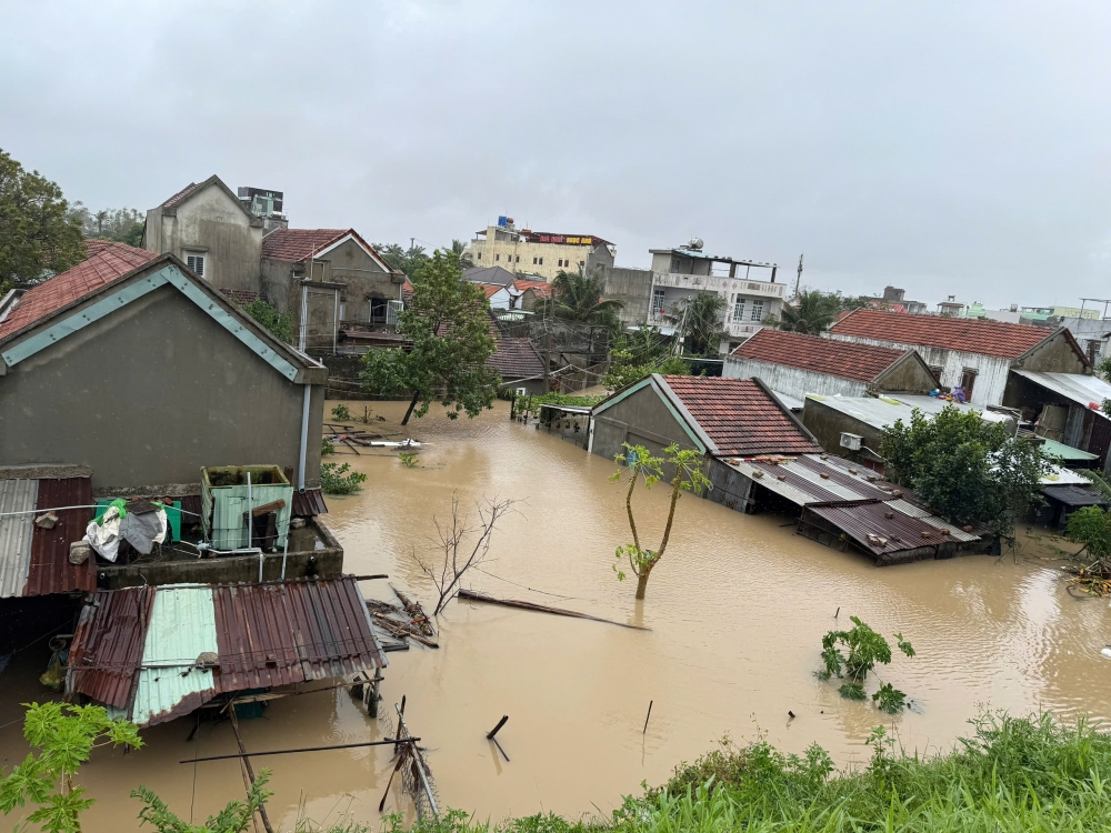 Tập trung khắc phục hậu quả, khôi phục sản xuất kinh doanh, ổn định đời sống Nhân dân sau mưa lũ