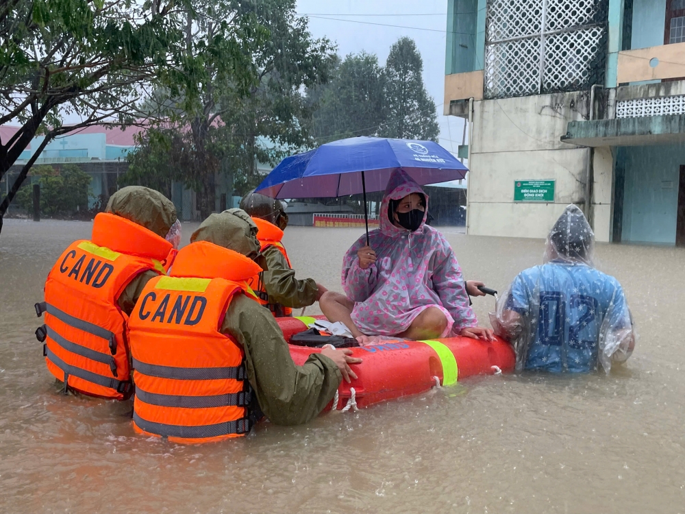 Đến sáng 24/11: Mưa lũ miền Trung - Tây Nguyên gây thiệt hại hơn 13.000 tỷ đồng