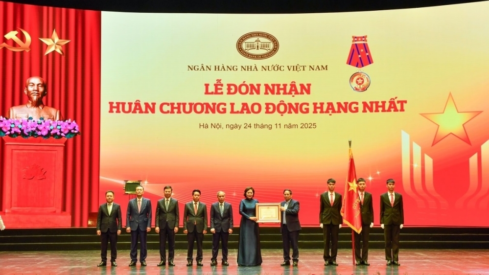 Ngân hàng Nhà nước đón nhận Huân chương Lao động hạng Nhất