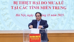 thu tuong pham minh chinh va lanh dao chinh phu ung ho dong bao vung lu