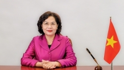 thong doc nguyen thi hong duoc trao tang huan chuong lao dong hang nhat