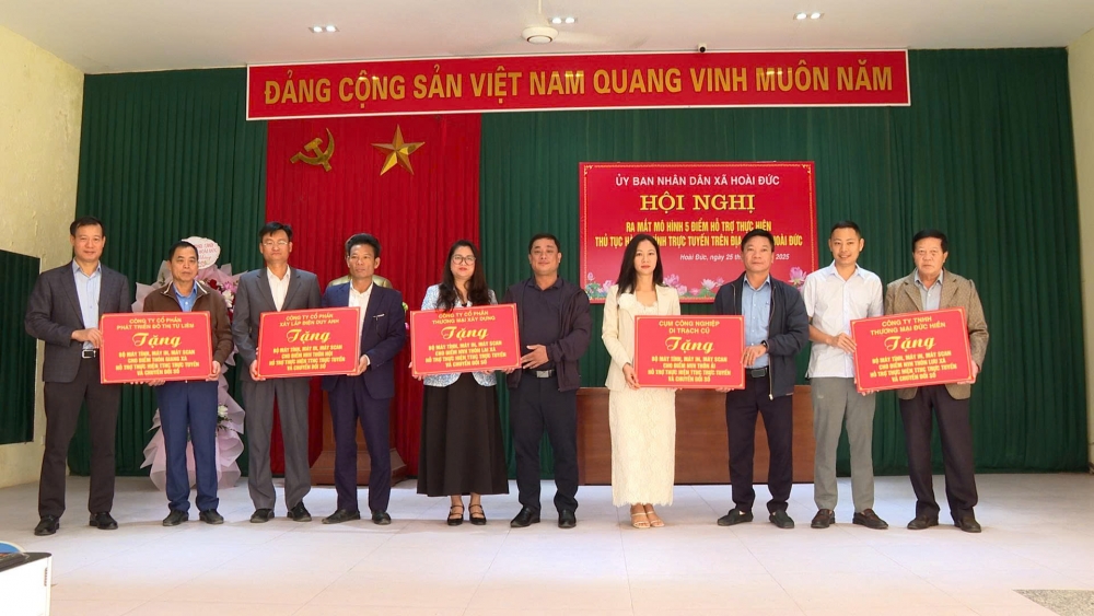 Xã Hoài Đức ra mắt 5 điểm hỗ trợ thủ tục hành chính trực tuyến