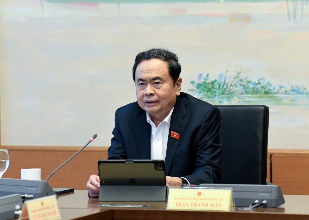 Chủ tịch Quốc hội: Không “ôm việc” nhưng cũng không thể “giao việc rồi buông”