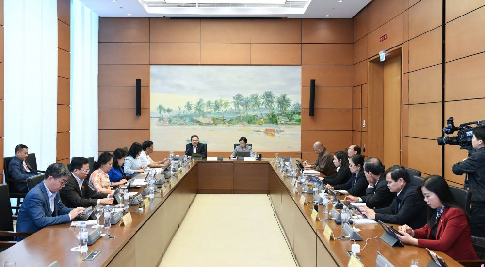 Chủ tịch Quốc hội: Không “ôm việc” nhưng cũng không thể “giao việc rồi buông”