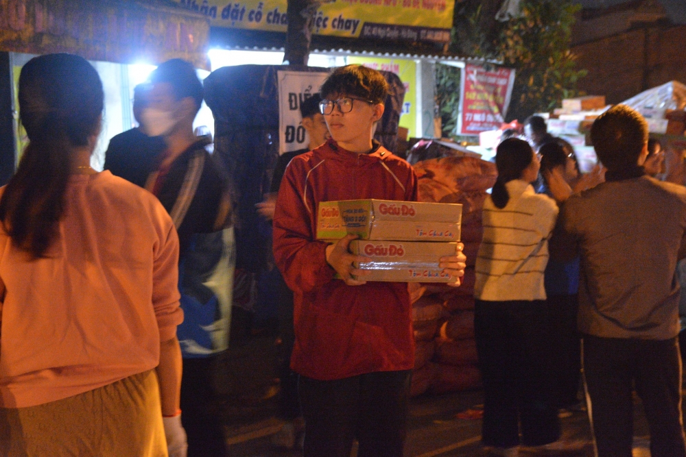 Sinh viên Hà Nội đồng lòng hướng về miền Trung - Tây Nguyên