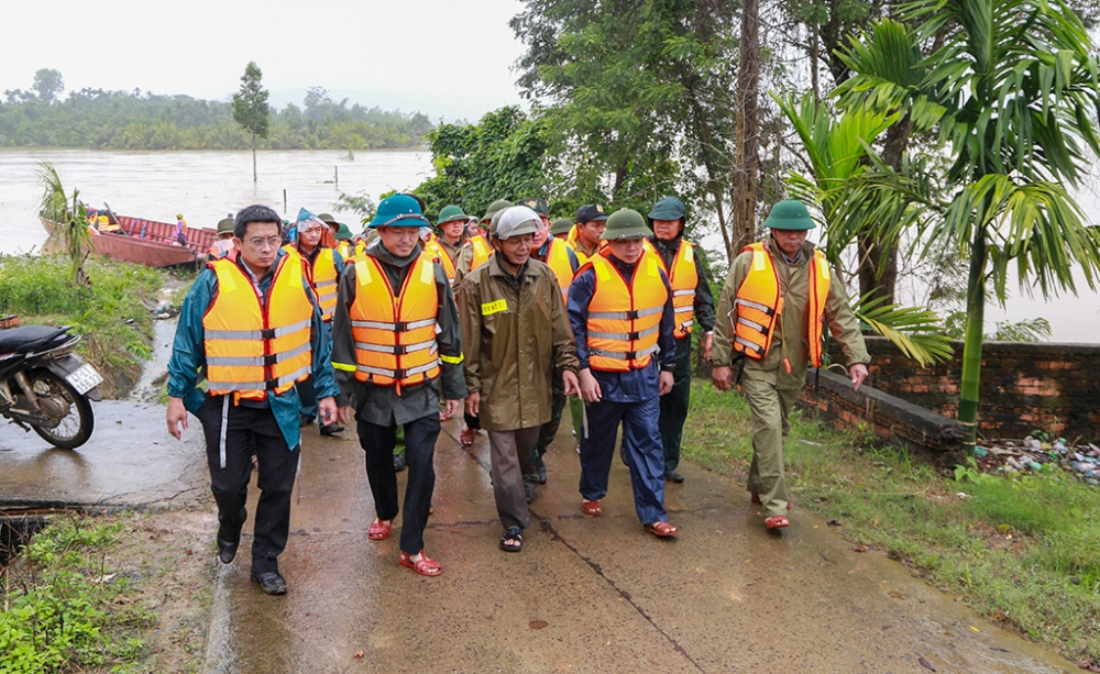 Chính phủ ban hành Nghị quyết về các giải pháp khắc phục hậu quả thiên tai, phục hồi sản xuất khu vực miền Trung Chính phủ ban hành Nghị quyết về các giải pháp khắc phục hậu quả thiên tai, phục hồi sản xuất khu vực miền Trung