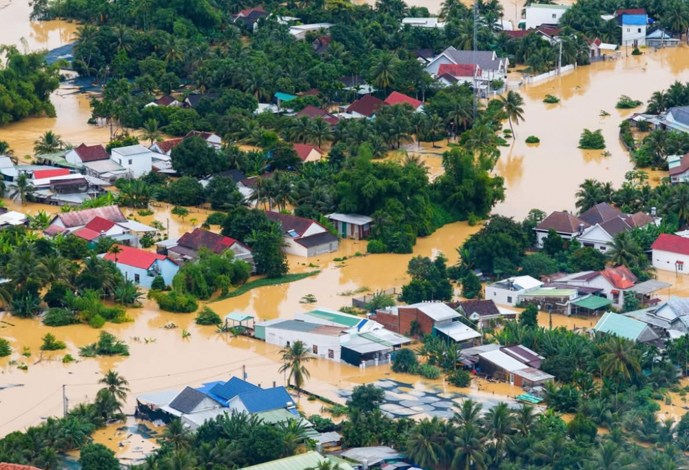 Các doanh nghiệp bảo hiểm sớm bồi thường cho khách hàng vùng lũ miền Trung