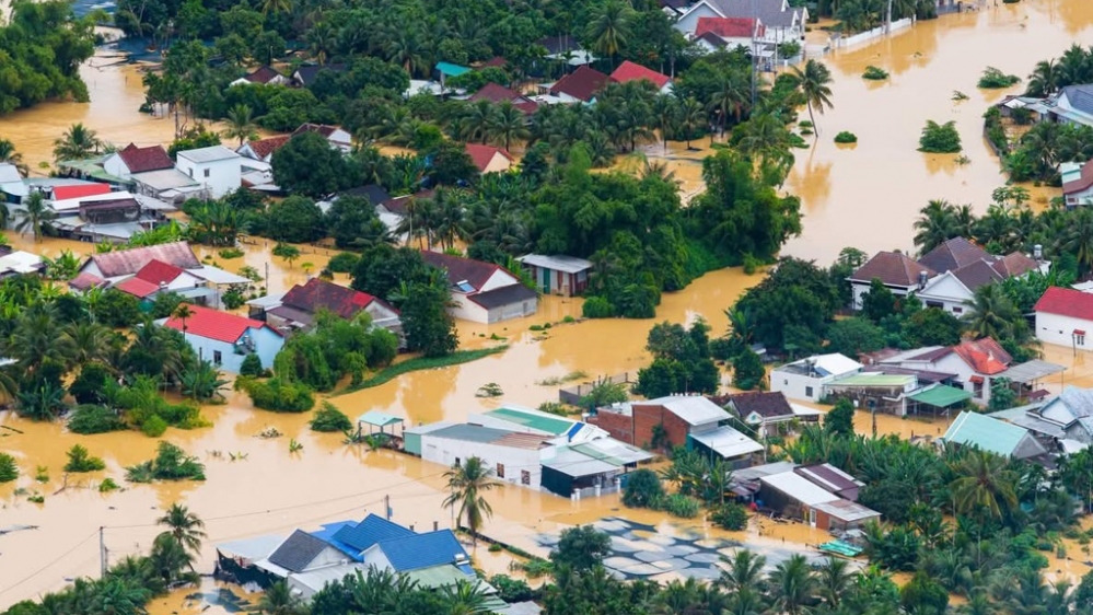 Các doanh nghiệp bảo hiểm sớm bồi thường cho khách hàng vùng lũ miền Trung