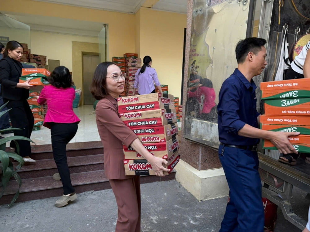 Mặt trận xã Đan Phượng sẻ chia với đồng bào miền Trung - Tây Nguyên Mặt trận xã Đan Phượng sẻ chia với đồng bào miền Trung - Tây Nguyên