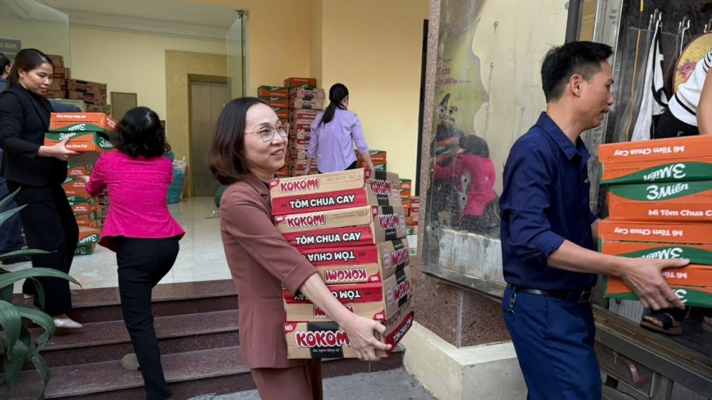 Mặt trận xã Đan Phượng sẻ chia với đồng bào miền Trung - Tây Nguyên