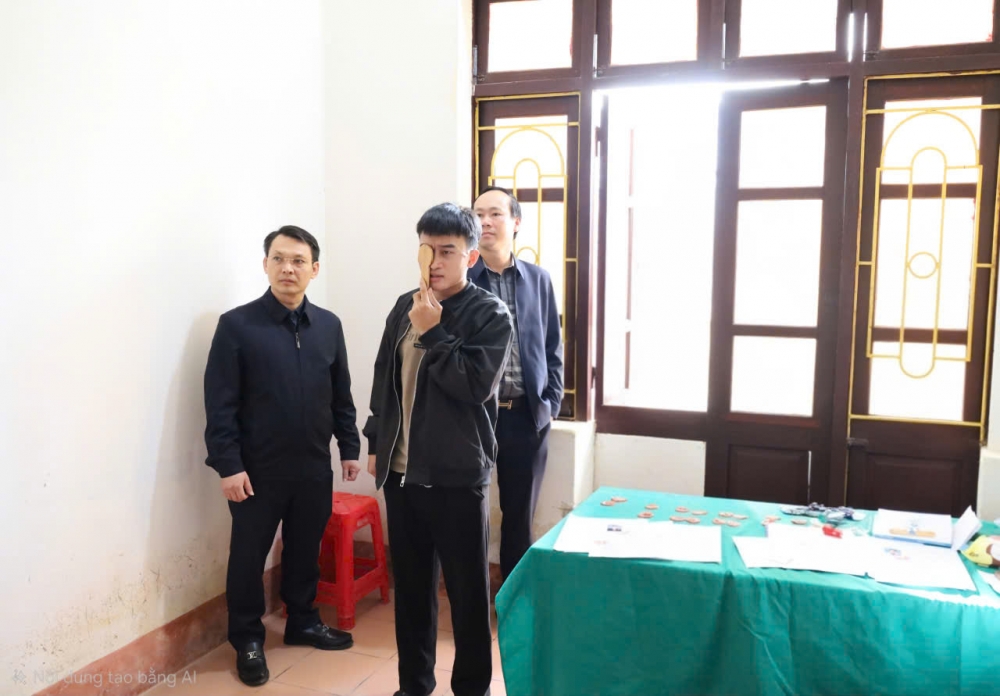 Lãnh đạo xã Hoa Lộc kiểm tra, động viên thanh niên khám nghĩa vụ năm 2026