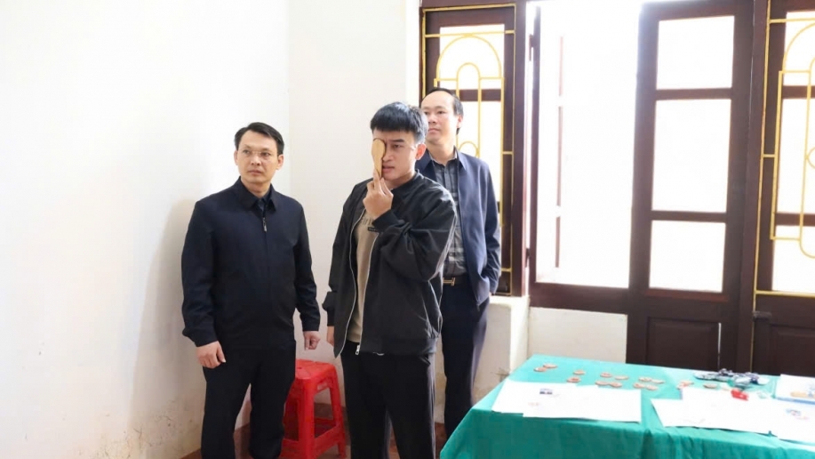 Lãnh đạo xã Hoa Lộc kiểm tra, động viên thanh niên khám nghĩa vụ năm 2026