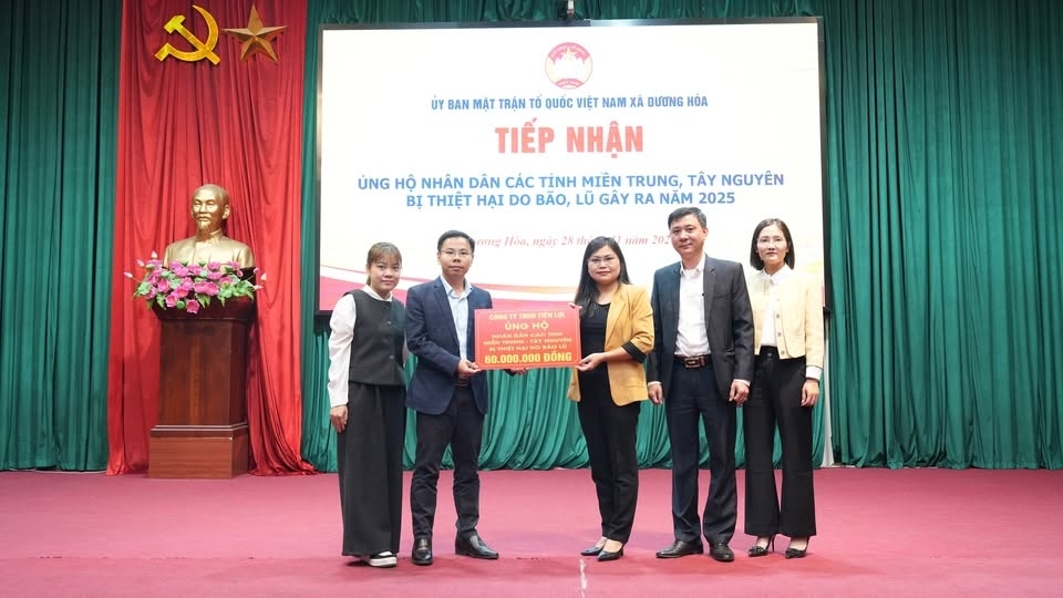 Xã Dương Hòa tiếp nhận gần 400 triệu đồng ủng hộ đồng bào miền Trung