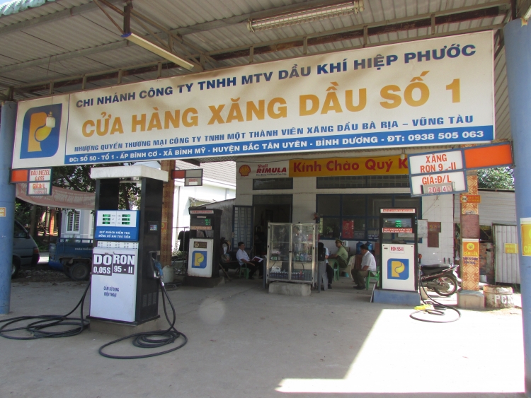 tram loat doanh nghiep ban xang dau kem chat luong