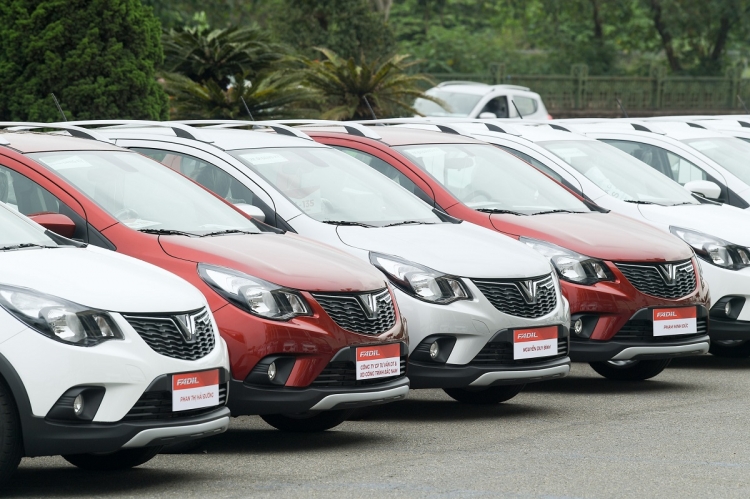 Vingroup lại chơi lớn, tặng xe ô tô VinFast cho khách mua nhà