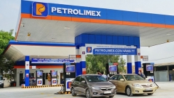 "Ông trùm" xăng dầu Việt Nam Petrolimex giảm sốc mục tiêu lợi nhuận