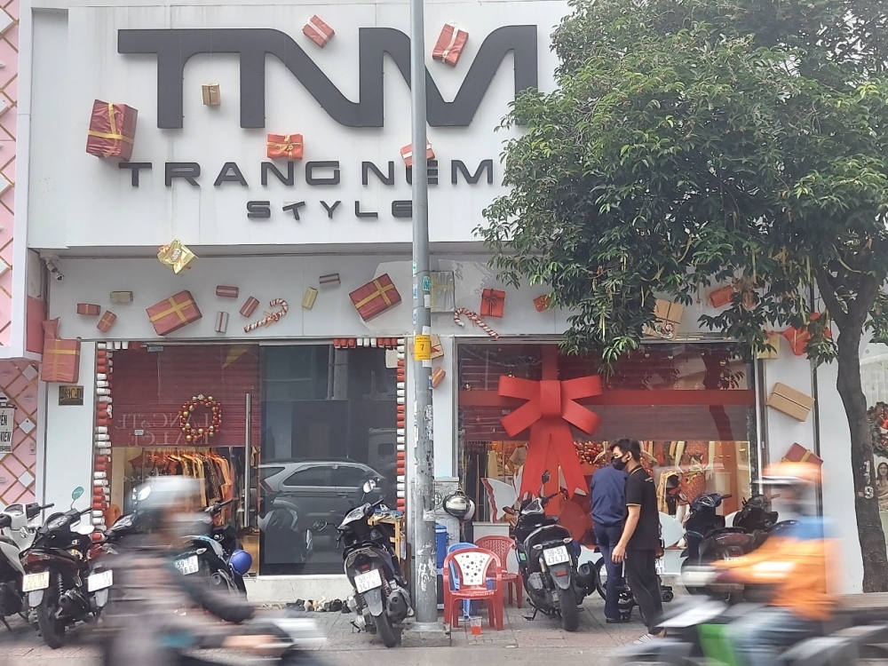 Hàng loạt sản phẩm tại cửa hàng “TRANG NEMO STYLE” nghi giả hàng hiệu