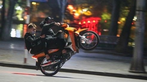 Hành vi tổ chức đua xe sẽ bị xử lý theo tội danh gì?