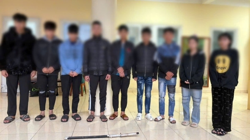 Hà Nội: Khởi tố nhóm thanh niên mang kiếm vô cớ chém người đi đường