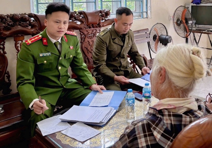 Cụ bà suýt mất 80 triệu đồng cho công an “rởm” Cụ bà suýt mất 80 triệu đồng cho công an “rởm”